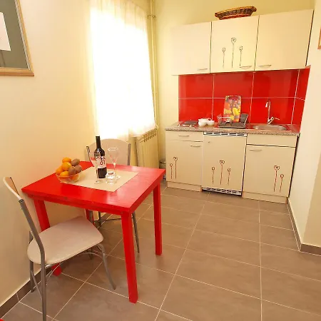 Ksenija 963 Apartman Pula