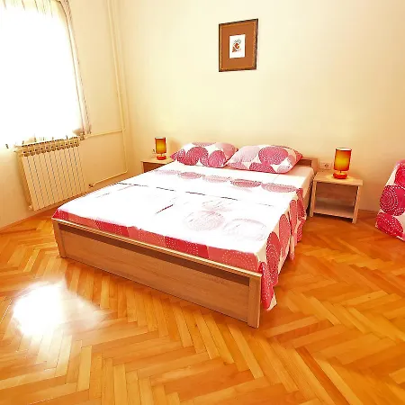 Ksenija 963 Apartman Pula