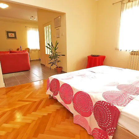 Ksenija 963 Apartman Pula