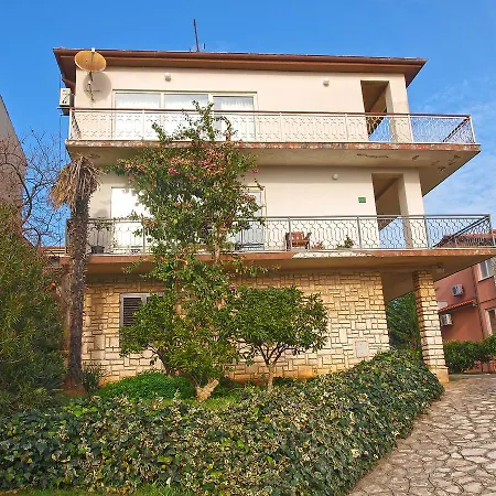 Ksenija 963 Pula